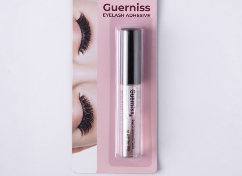 the-advantages-of-buying-eyelash-glue-in-bulk-for-beauty-salons-5